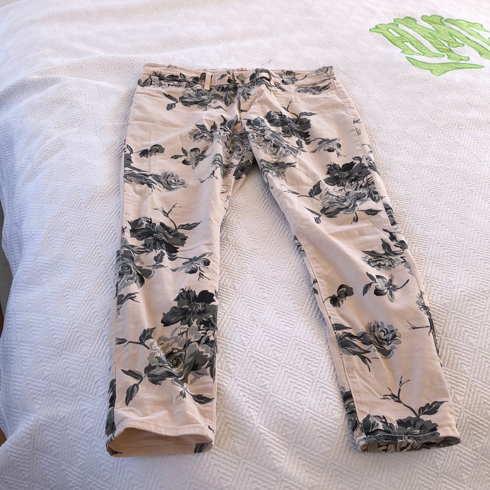 J Brand Capri pink and gray flowered jeans